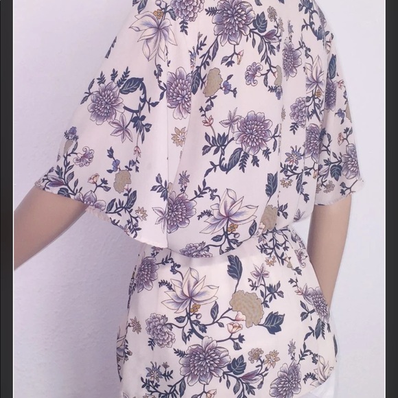 10068 Women’s floral blouse size M - Picture 3 of 6